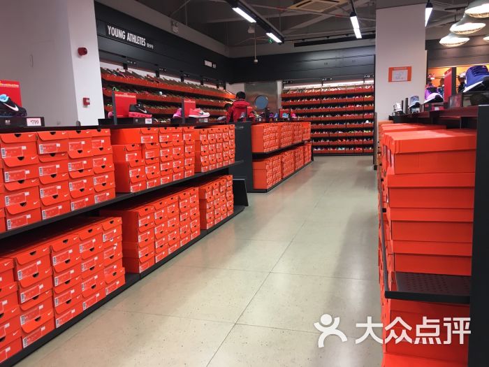 nike(工业园换季优惠店)图片 第47张