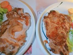 -樱花里音乐餐吧·牛扒椰子鸡(东圃店)