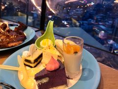 -荣誉国际酒店-云顶旋转餐厅
