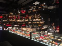 面包甜点陈列柜-Salon de The de Joel Robuchon(外滩18号店)