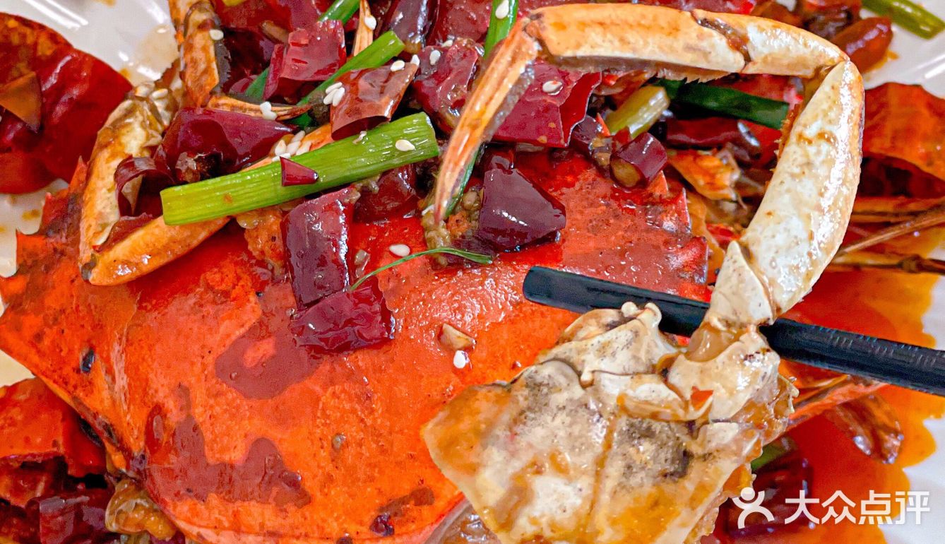 朋友推荐了一家海鲜店 说是又好吃又便宜