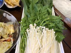 蔬菜拼盘-亿诣蝎府炸酱面羊蝎子火锅(酷车小镇店)