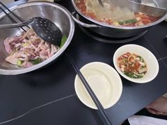 -周良天山牛杂城(天山路总店)