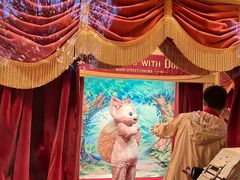 -小镇影院迪士尼小熊Duffy与他的朋友合影地