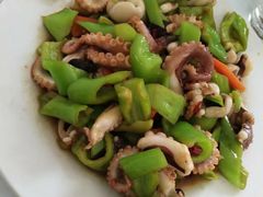 青椒炒八带-宾朋海鲜特色美食餐厅·纯手工鲅鱼水饺(兴海路店)