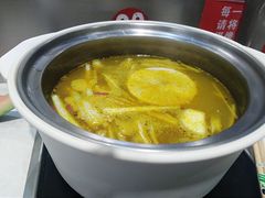 咖喱锅-百品聚旋转火锅(万德庄店)