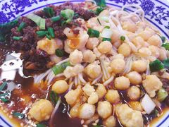 -渝之汇牛肉豌杂面