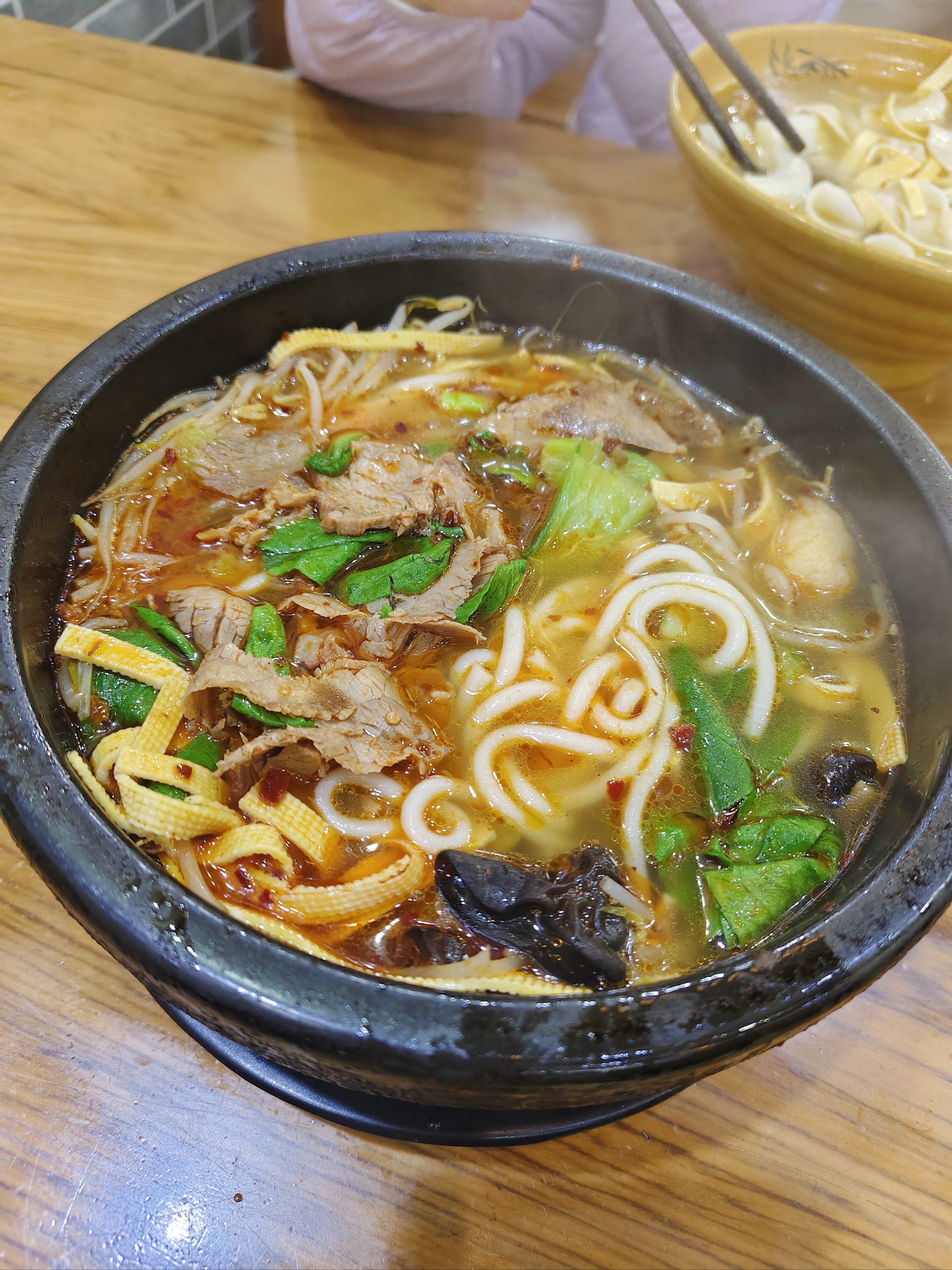 好吃的砂锅米线