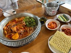 -喇喇排骨火锅·传统韩式脊骨汤(望京西园总店)