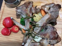 烤小羊排配扒蔬菜及亚氏黑椒汁-蓝枪鱼西餐厅(锦华店)