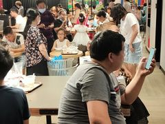 等位区-肯德基(龙之梦购物中心店)