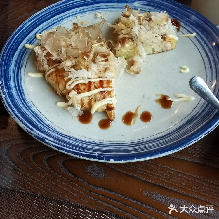 店里的服务员人很热情，服务也很周到，环境也不错
