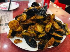 焦糖茄子牛肉粒-桃子餐厅·天津菜(红星路直营店)