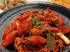 -肥肥虾庄·金牌油焖大虾(汉街SKP店)