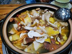 -菌之家·专业纯野生菌火锅·特色炒菌