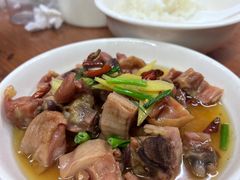 -胡子饮食店