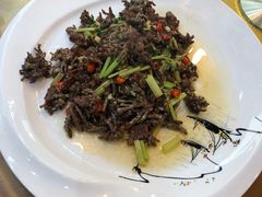 猫爪菇炒牛肉-下梅人家土菜馆(历史文化餐厅度假区店)