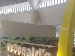 -麦当劳(鄂尔多斯机场店)