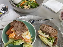 烟熏三文鱼鸡蛋色拉三明治-Wagas沃歌斯(大学路店)