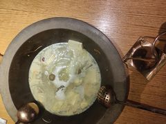 -咕嘟草帽鱼·牛奶一样的鲜鱼汤(天鹅湖万达广场店)