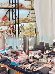 -红馆妆造(中央大街店)