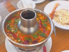 -Chom Cafe and Restaurant