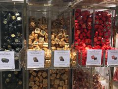 -VENCHI 闻绮(北京国贸商城店)