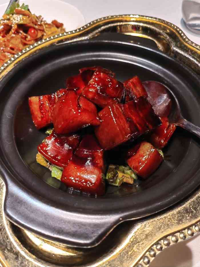 俏江南(正大广场店)-"非常不错的菜肴,四人够吃,还能剩,环境也.