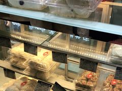 面包甜点陈列柜-白玉兰食品(甜云店)