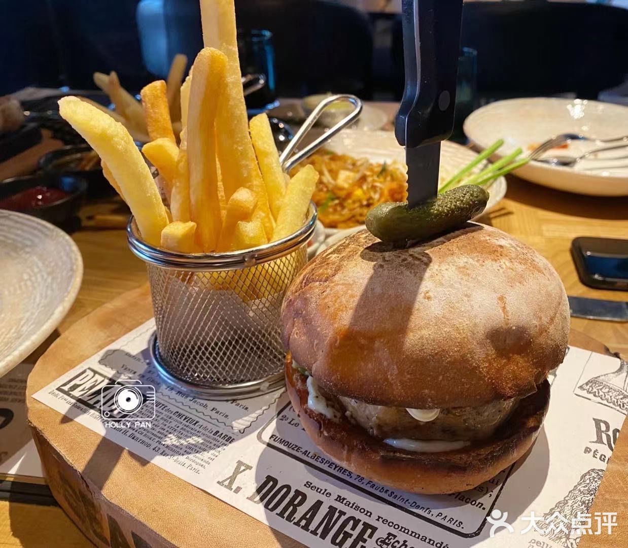 Bird Burger 汉堡盘（320泰铢）