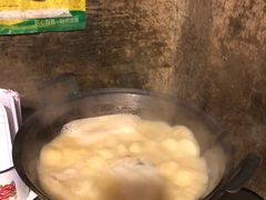 -鲜入围煮花胶鸡海鲜火锅