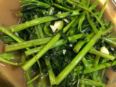 -席娜卡琳火车铁道夜市