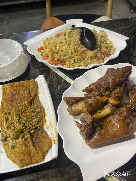 郑贵初烧烤·烤凤爪的发明者(王家湾店)图片