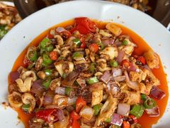 -大众跷脚牛肉馆·非遗传承单位(峨眉山店)