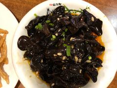 口味黑木耳-鑫小城故事·藕汤·家常菜(台北一路总店)