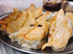 鲜肉韭菜煎饺-芬芳甜品(同福路店)