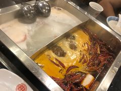 -百年川椒重庆老火锅(光谷店)