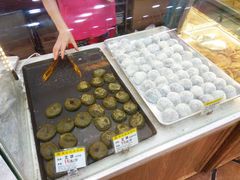 艾草饼-赞记龙凤礼饼(广州市二宫向群宾馆店)