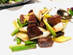 蒜片京葱炒谷饲牛肉-广舟(千禧店)
