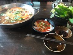 西红柿酱卷粉-野山舂·贵州现舂酸汤牛肉(东山店)