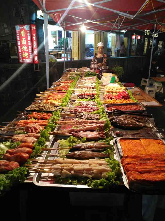 刘一手香卤烧烤-"菜品新鲜,味道很赞[强] 老板人也很好.