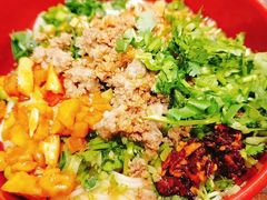 -爆炸头阿姨小四川正宗川味小吃(无任何分店)