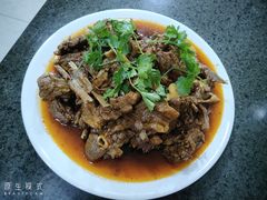 -何猫特色黄焖羊肉