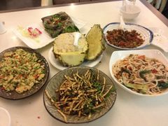 黑三剁-蜜桃餐厅(朝阳大悦城店)