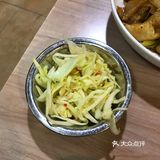 我有时候会晚上去吃面。主要特色面是宜宾的燃面系列