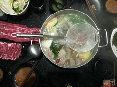 -德记牛肉社潮汕鲜切牛肉火锅(中心路店)