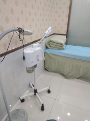 -苗医生专业祛痘·皮肤管理