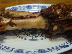 -老天桥酱肉烧饼夹肘子(天桥店)
