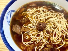 素鸡丁鸡骨酱面-禧凰·老上海白斩鸡辣肉面店