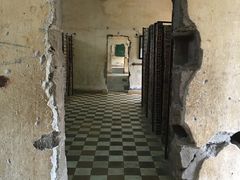 -吐斯廉屠杀博物馆